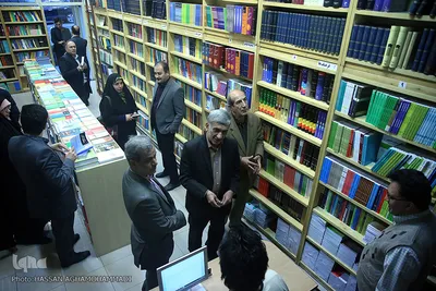 کتابگردی عبدالهادی فقهی‌زاده، معاون قرآن و عترت وزیر فرهنگ و ارشاد اسلامی 