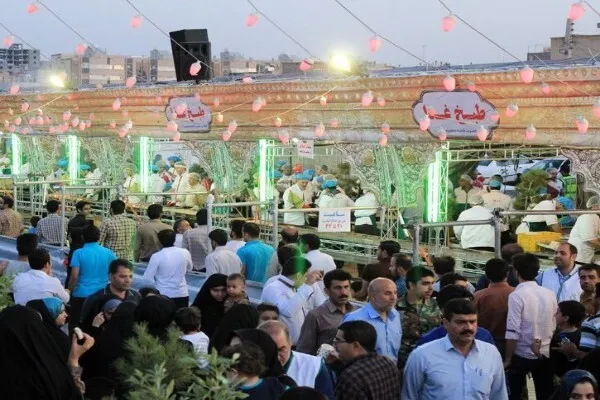 خدمت‌رسانی مدیریت شهری به زائران نیمه شعبان در خیابان ظهور