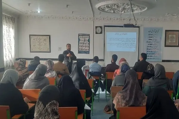 کارگاه «سبک زندگی قرآنی» در مریوان برگزار شد