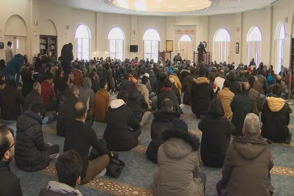 Realizando um festival inter-religioso no Canadá