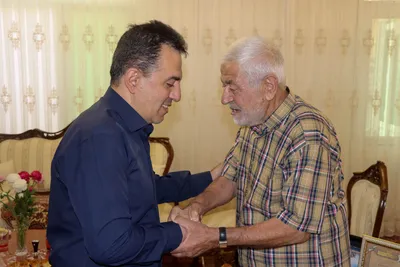 دیدار شهردار تبریز با خانواده شهدا