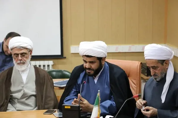 امر به معروف و نهی از منکر در پوشش نامناسب و موسیقی خلاصه نشود