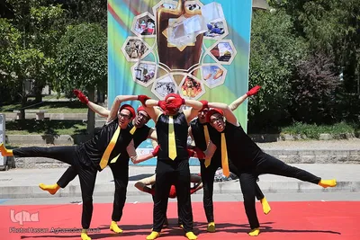 نمایش خیابانی «این کجا و آن کجا» 