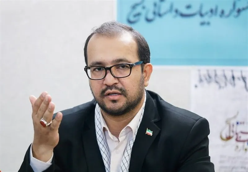 جبهه فرهنگی انقلاب رسانه مکتوب ندارد/ باید نگران سکولار شدن ادبیات در ۱۰ سال آینده باشیم