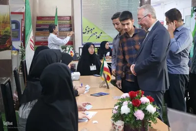 حضور پرشور رای‌اولی‌ها در انتخابات ریاست جمهوری در ارومیه