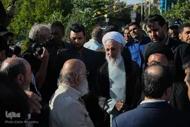 مجسمه علامه امینی در میدان الغدیر تهران