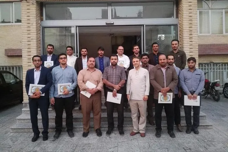 قاریان طرح کرسی تلاوت قرآن ‌شیراز تجلیل شدند