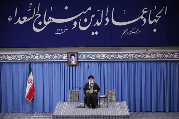جمعی از فرماندهان نیروی هوایی ارتش با فرمانده معظم کل قوا دیدار می‌کنند