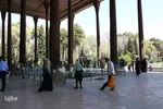 بازدید مسافران نوروزی از کاخ چهلستون اصفهان