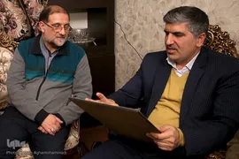 دیدار جمعی از پیشکسوتان و اساتید جامعه قرآنی با خانواده شهید حسین معزغلامی، از شهدای قرآنی مدافع حرم