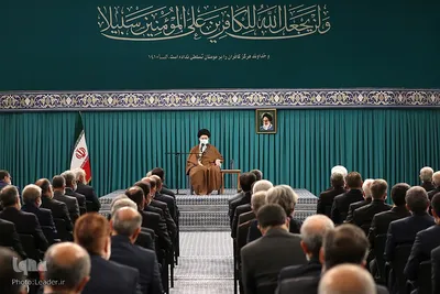 دیدار سفیران و مسئولان وزارت امور خارجه با رهبر انقلاب