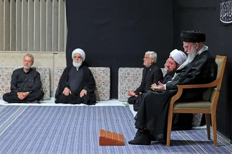 İslam İnkılabı Lideri’nin katılımıyla Aşura gecesi merasimi düzenlendi