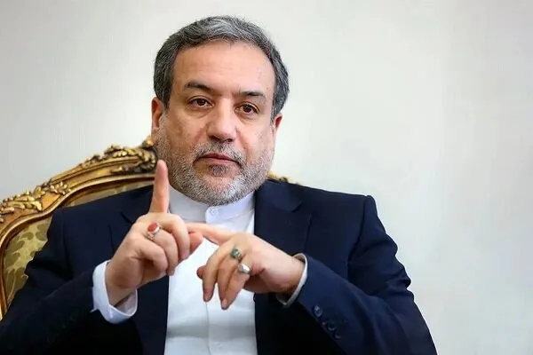 Erakçi: İran zenginleştirme programından vazgeçmeyecek