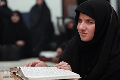 تجلیل شاگردان از مقام معلم قرآن
