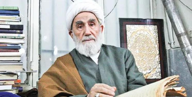 من کاتب درس «آیت‌الله» بودم
