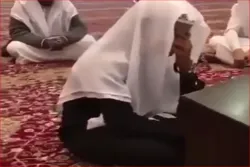 কুরআন হেফজের পর আনন্দের ক্রন্দন এবং শুকরিয়ার সিজদাহ আদায় + ভিডিও