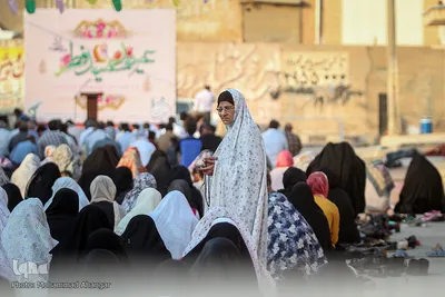 اقامه نماز عید فطر در محله منبع آب اهواز 