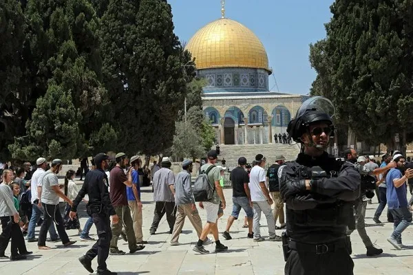 Israeli Settlers Continue Provocations with Fresh Storming of Al-Aqsa Mosque