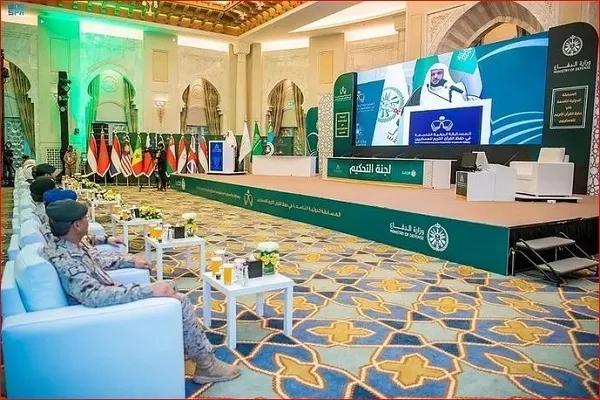 Permulaan pertandingan hafazan Al-Quran antarabangsa ke-9 ketenteraan di Arab Saudi + Gambar