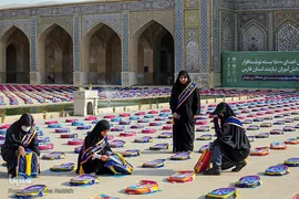 آیین توزیع ۱۵۰۰۰نوشت افزار میان دانش‌آموزان بی‌بضاعت فارس