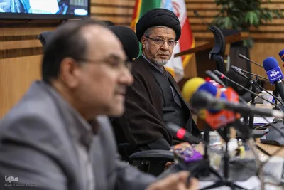 نشست «یک دهه سخن رهبر حکیم انقلاب اسلامی با جوانان آمریکا و اروپا»