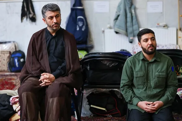 مراسم اعتکاف دانش آموزی در مسجد علی ابن‌‌ابیطالب (ع) گلشهر تبریز
