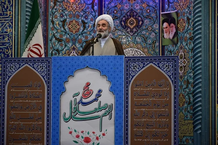 جوانان باید محاصره تبلیغاتی دشمن را بشکنند