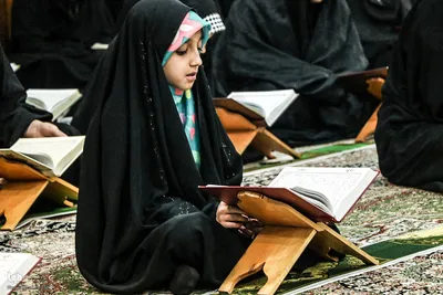 جزءخوانی قرآن در امامزاده سیدنصرالله(ع) یزد‎