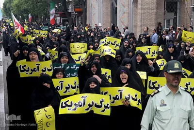راهپیمایی مردم تبریز در اعتراض به بد عهدی آمریکا