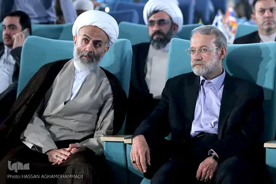 علی لاریجانی، رئیس مجلس و حجت‌الاسلام علی‌ محمدی، رئیس سازمان اوقاف و امور خیریه