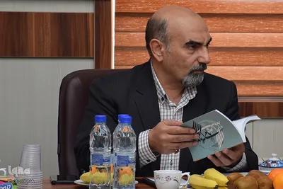 آئین رونمایی از کتاب «پرواز از تپه‌های اوین»