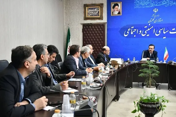 دیوان مختوم‌قلی فراغی سراسر پند و ارز حکیمانه است