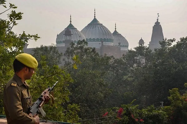 Radikal Hinduların camide dua töreni düzenleme talebi