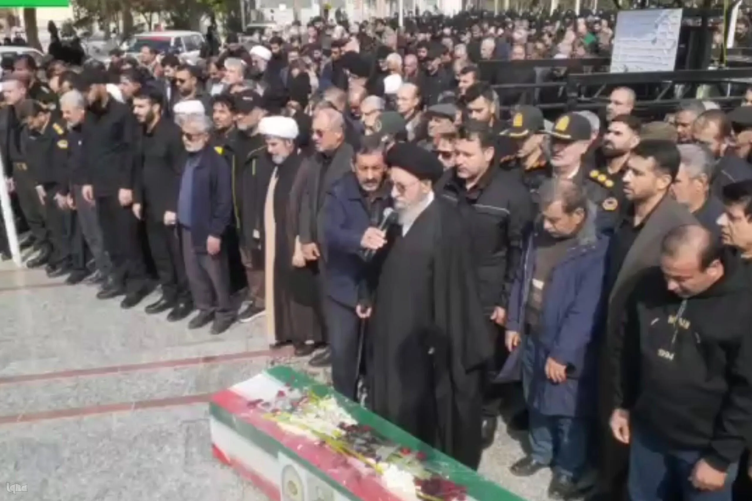 اقامه نماز بر پیکر شهید امیرعلی نیکنام راد در گرگان