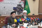 جاماندگان اربعین با مشت گره کرده، شعار باید برخاست سر می‌دهند