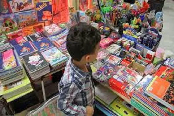 توزیع ۹۰۰۰ نوشت‌افزار بین دانش‌آموزان نیازمند گلستانی