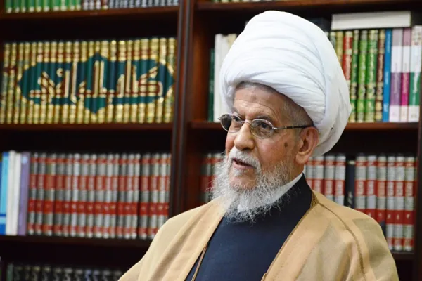 قائد الثورة الاسلامية يعزّي السيد نصرالله برحيل الشيخ عفيف النابلسي