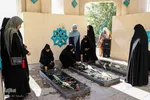 غبار روبی گلزارشهداء همزمان باآغاز هفته دفاع مقدس در ملایر‎