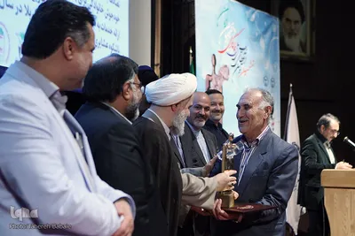 آئین اعطای تندیس ملی فداکاری دانشجویان ایران