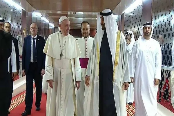 البابا فرنسيس يصل الإمارات في زيارة تاريخية