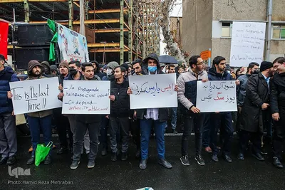 تجمع مردمی دانشجویی مقابل سفارت فرانسه