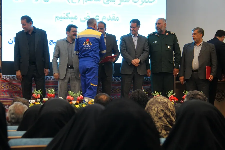 کارگران نمونه چهارمحال و بختیاری تجلیل شدند