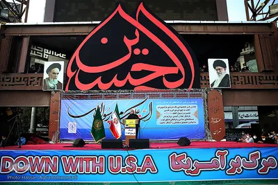 تجمع اعتراضی مردم تهران در محکومیت اهانت به پیامبر گرامی اسلام(ص) در میدان امام حسین(ع) 