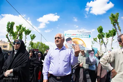 راهپیمایی مردم اصفهان در حمایت از عملیات «وعده صادق»