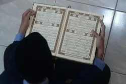 Gadis Remaja Prancis di Nigeria Hafal Alquran dalam Empat Bulan
