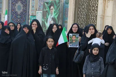 آیین وداع با پیکر مطهر سرهنگ پاسدار «شهید محمدناصر دلیرور» از شهدای نیروی دریایی سپاه  در حرم شاهچراغ(ع)
