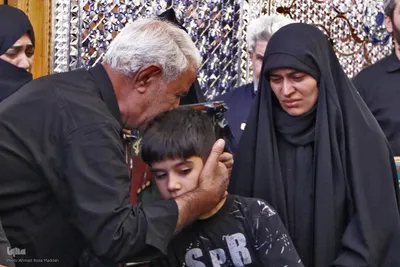 آیین وداع با پیکر مطهر سرهنگ پاسدار «شهید محمدناصر دلیرور» از شهدای نیروی دریایی سپاه  در حرم شاهچراغ(ع)