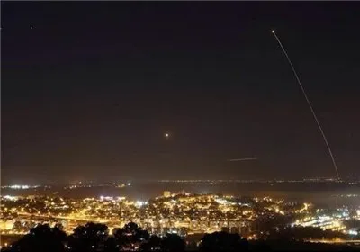 اسرائیل اصابت دو موشک را تایید کرد