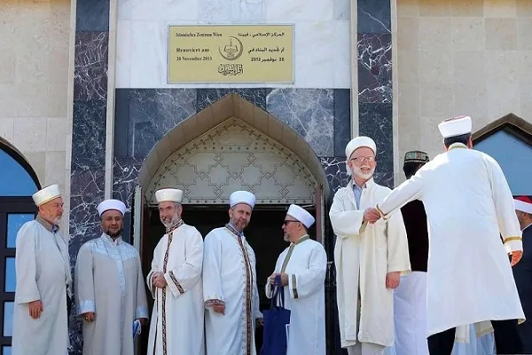 مسلمو النمسا يستنكرون نشر الحكومة 
