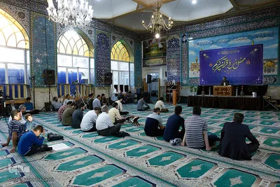 محفل انس با قران کریم در بقعه چهار انبیا قزوین